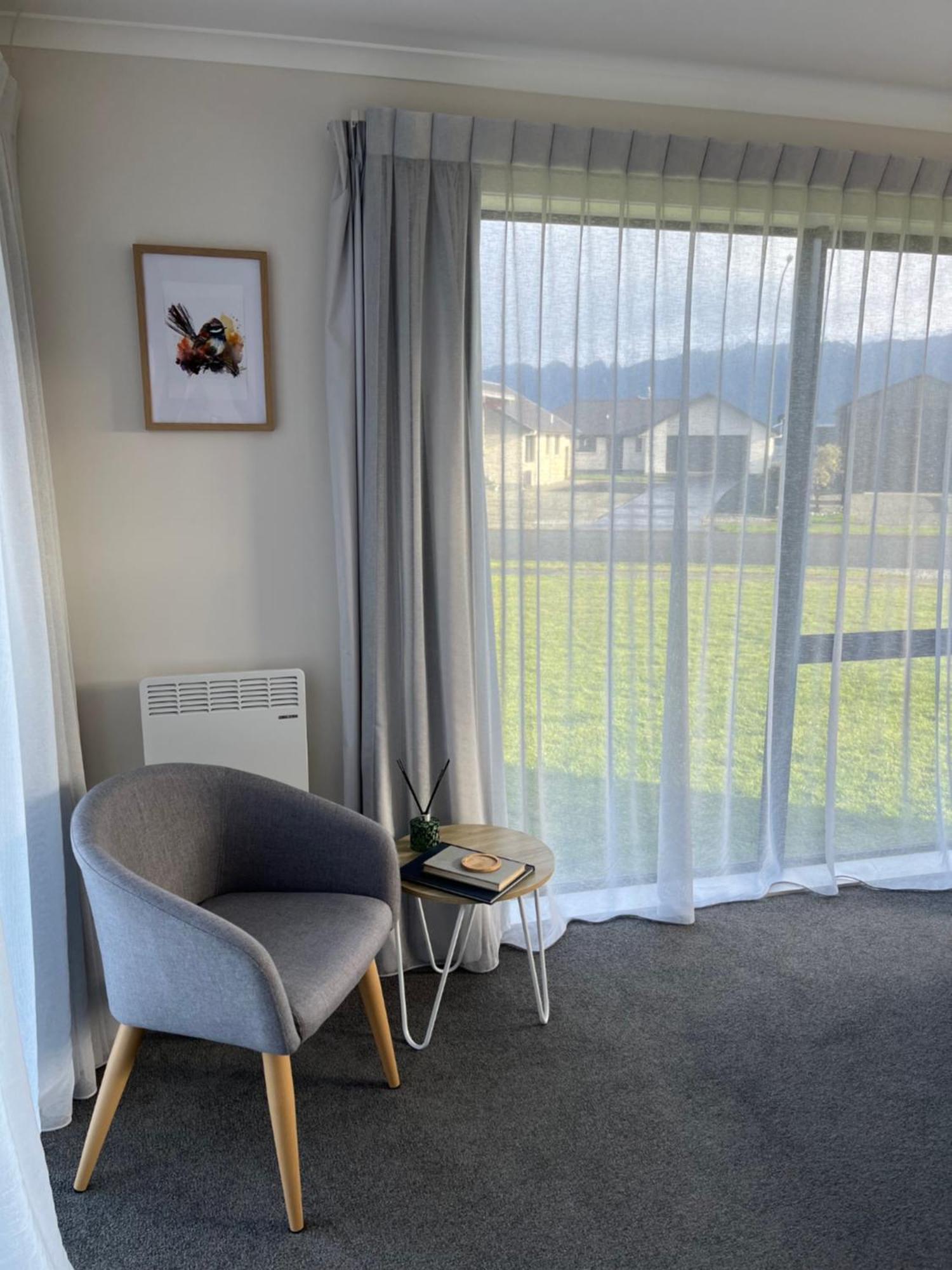 The Little Lake House Te Anau Exteriör bild